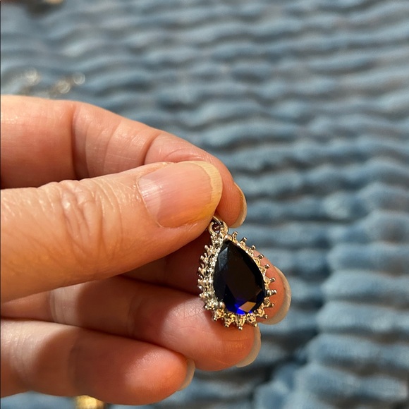Simulated sapphire pendant on silver chain. Costume ring in size 7 - Picture 5 of 9